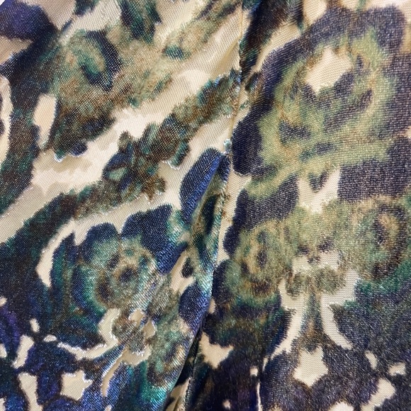 Urban Outfitters Roxanna fringe tassel velvet burnout kimono robe cover-up shawl - Picture 5 of 7